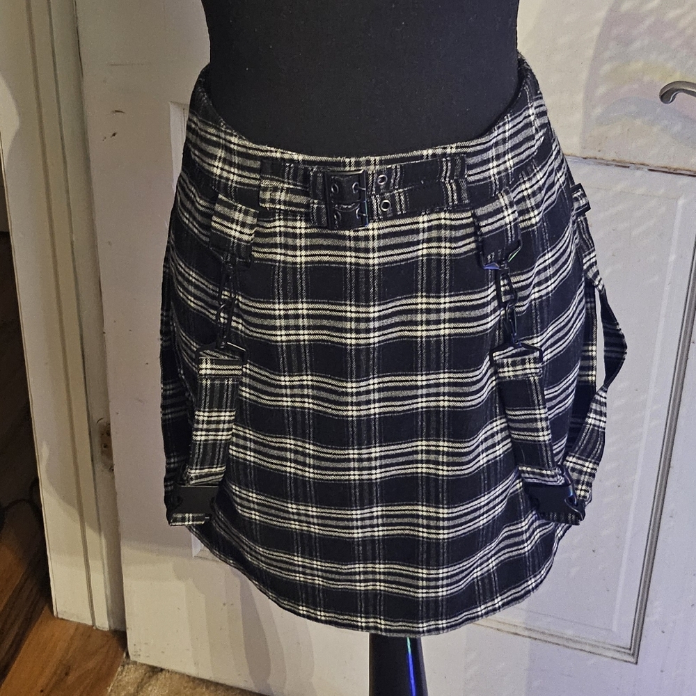 Lychee The Label Salt N' Pepper Suspender Skirt - Picture 2 of 6